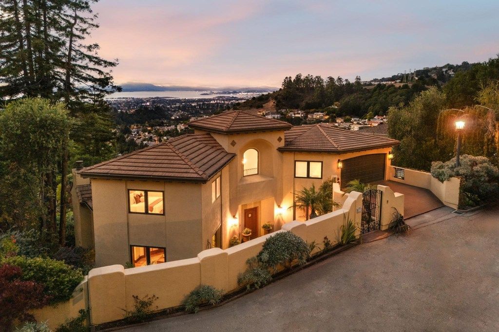 Photo of 6257 6257 Virgo Rd Rd, Oakland, CA 94611 (MLS # 41121688)