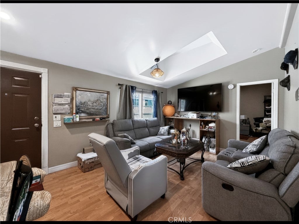 10965 Glenoaks 39