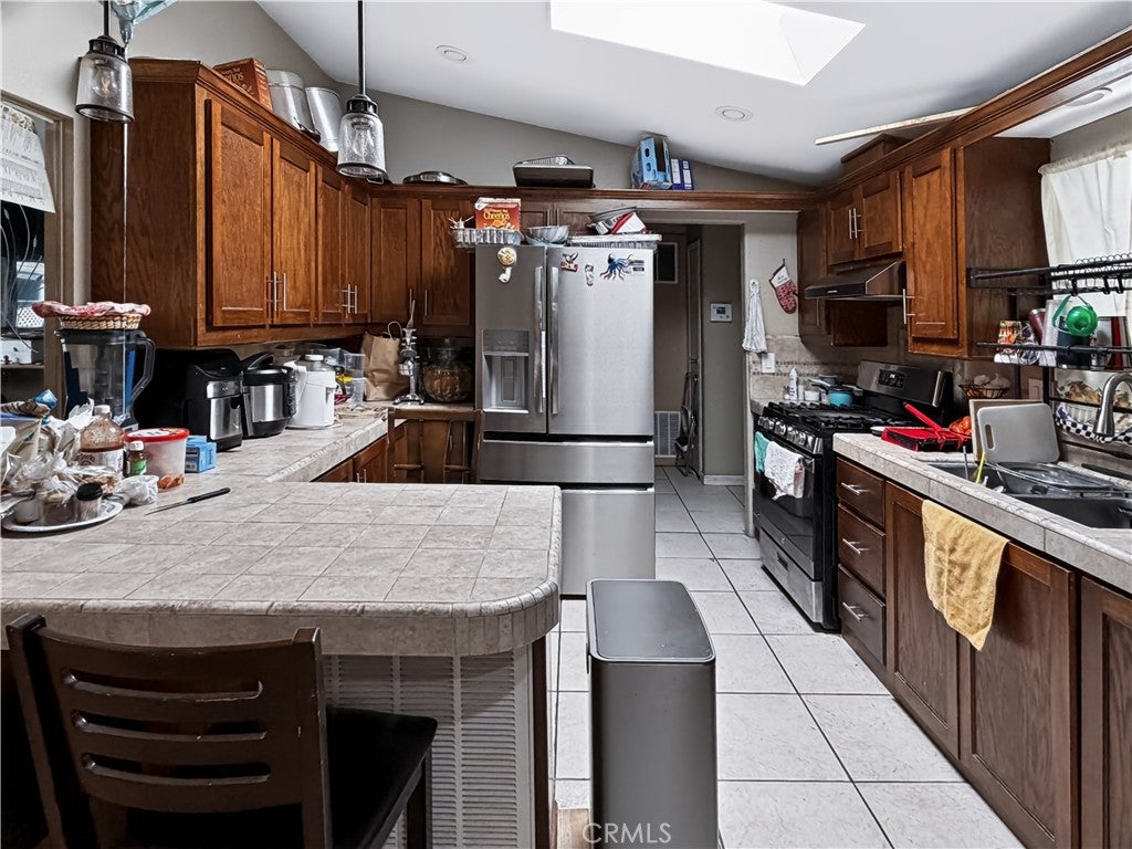 10965 Glenoaks 39
