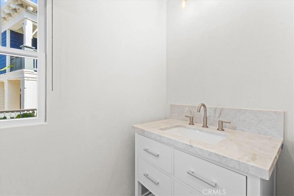 2534 Bungalow Place, Corona Del Mar CA 92625 - Photo 19