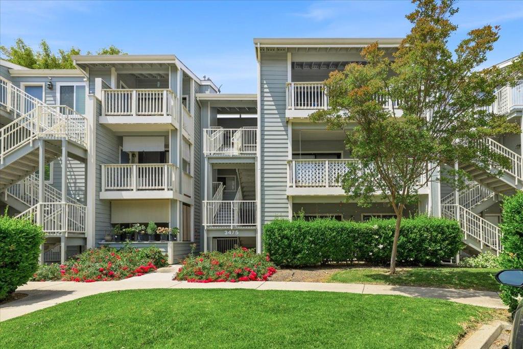3475 Deerwood Terrace
