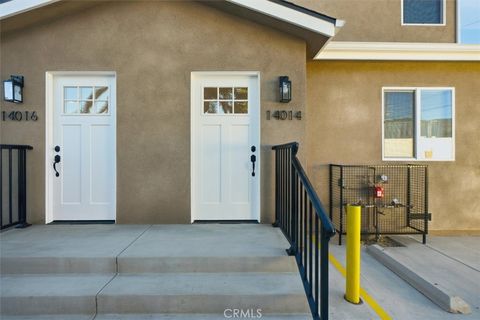 Photo of 14014 Hubbard Street, Sylmar, CA 91342 (MLS # SR26031704)