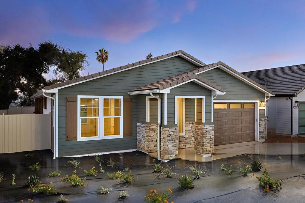 2 W Pine St St, Altadena CA 91001