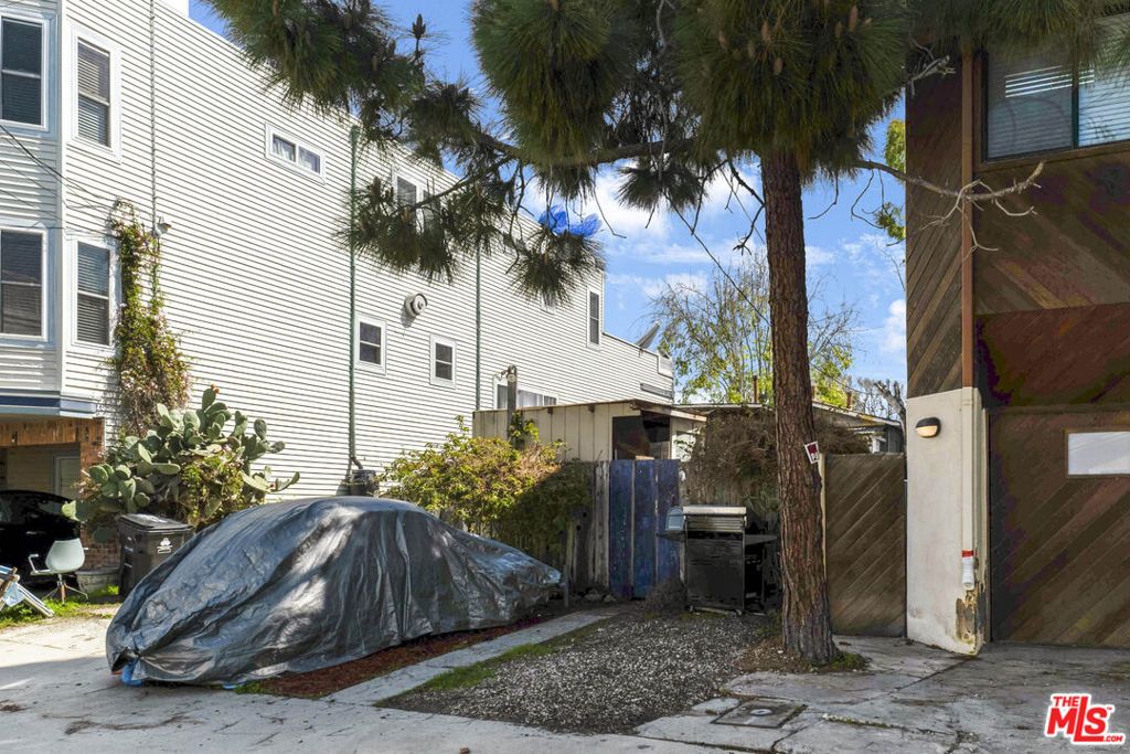 Photo of 415 Sherman Canal, Venice, CA 90291 (MLS # 25505299)