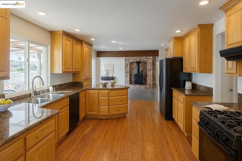 DELTA WATERFRONT ACCESS - Residential