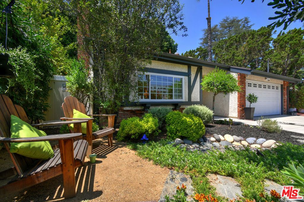 Photo of 5259 Vesper Avenue, Sherman Oaks, CA 91411 (MLS # 26831729)