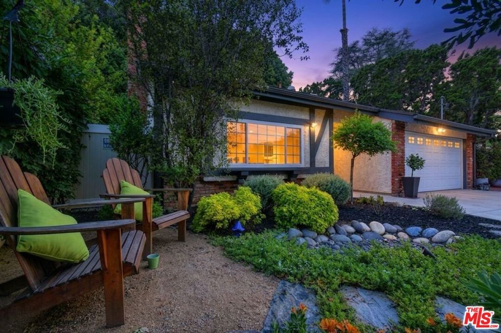 Photo of 5259 Vesper Avenue, Sherman Oaks, CA 91411 (MLS # 26831729)