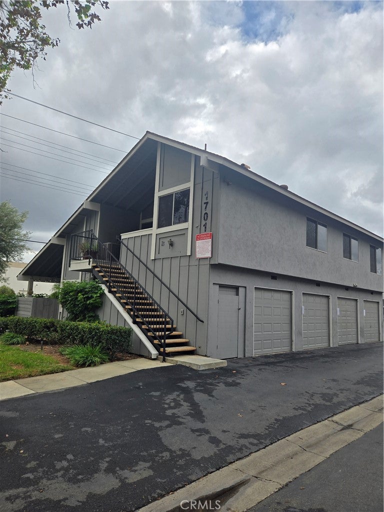 1701 N Willow Woods