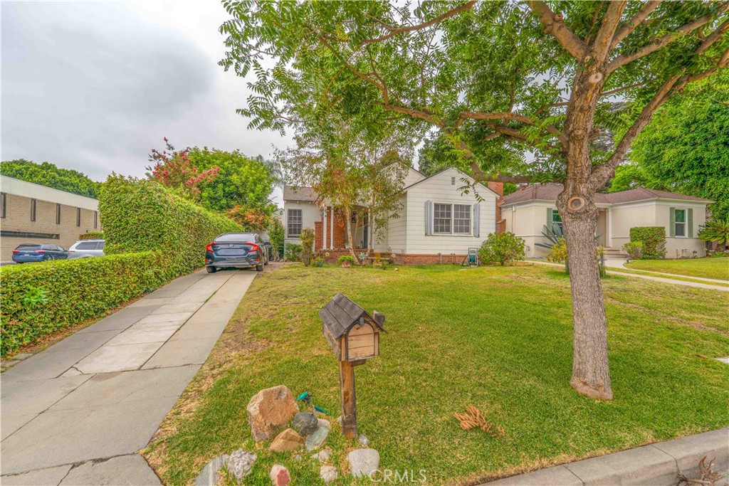 *** NEWLY LISTED *** PRIME LOCATION *** Welcome to this large two-bedroom home that is centrally located to everything a family can need and want. With just blocks north of Whittier blvd., this gem is situated just minutes from Michigan Park, Uptown Whittier and the Quad. It consists of a spacious living room, separate dining area, and two spacious bedrooms. A large backyard that is perfect to entertain family and friends. A long driveway with a detached two-car garage for additional parking. New interior paint and a NEWER water and sewage main line. This home is ready for a family to call it home. Come by and see. See you here! =)