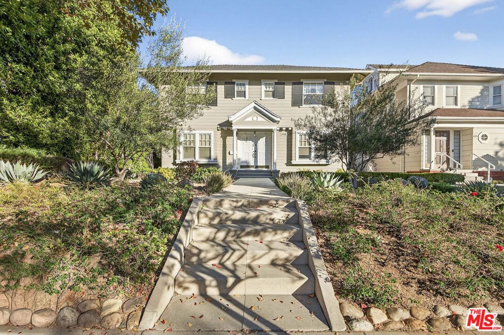 Photo of 416 S Van Ness Avenue, Los Angeles, CA 90020 (MLS # 26639307)