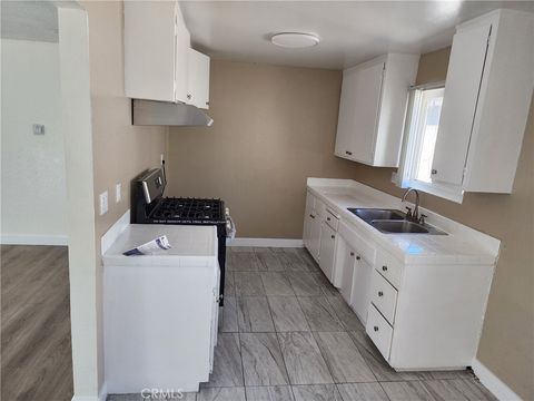 Photo of 1962 S Park Avenue #3, Pomona, CA 91766 (MLS # TR26041243)