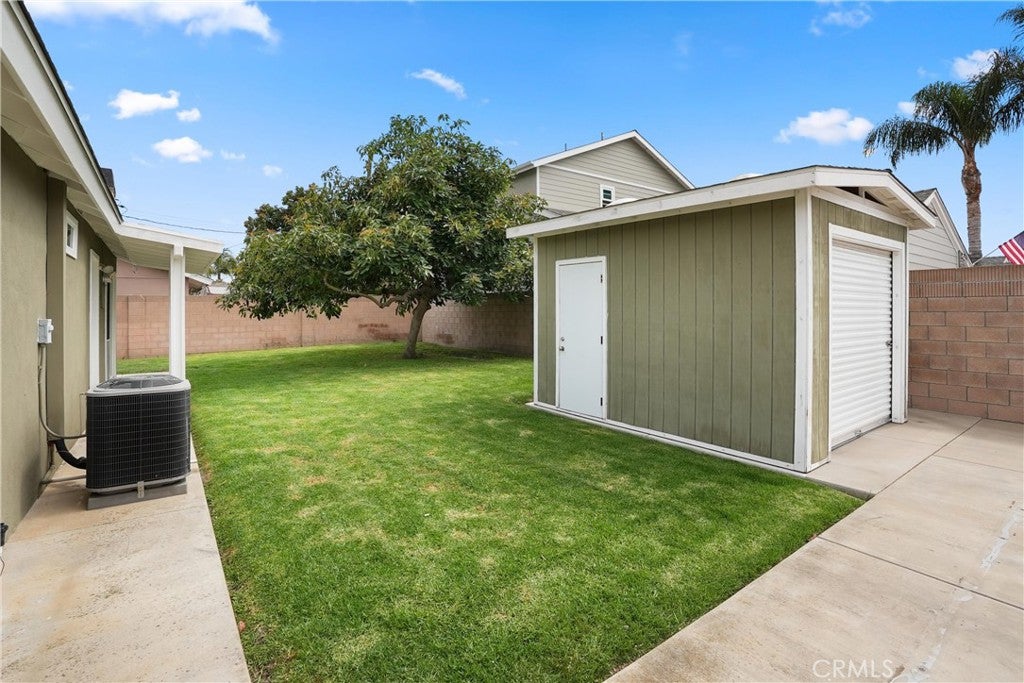 19562 Windward Lane, Huntington Beach CA 92646 - Photo 11