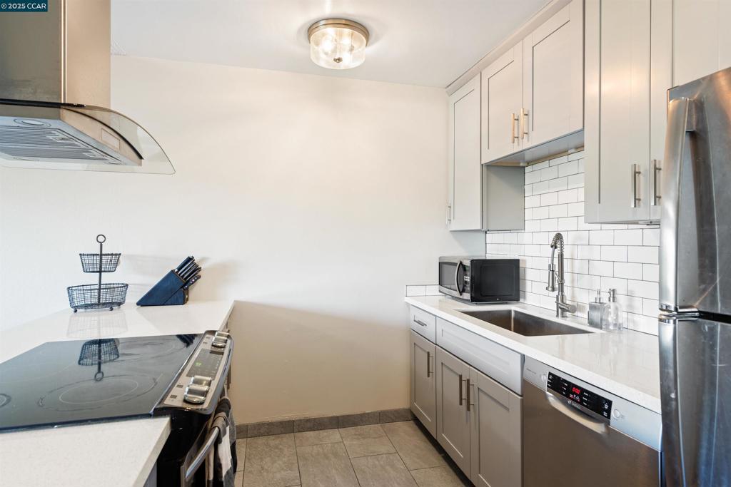 CREEKSIDE PARK - Residential