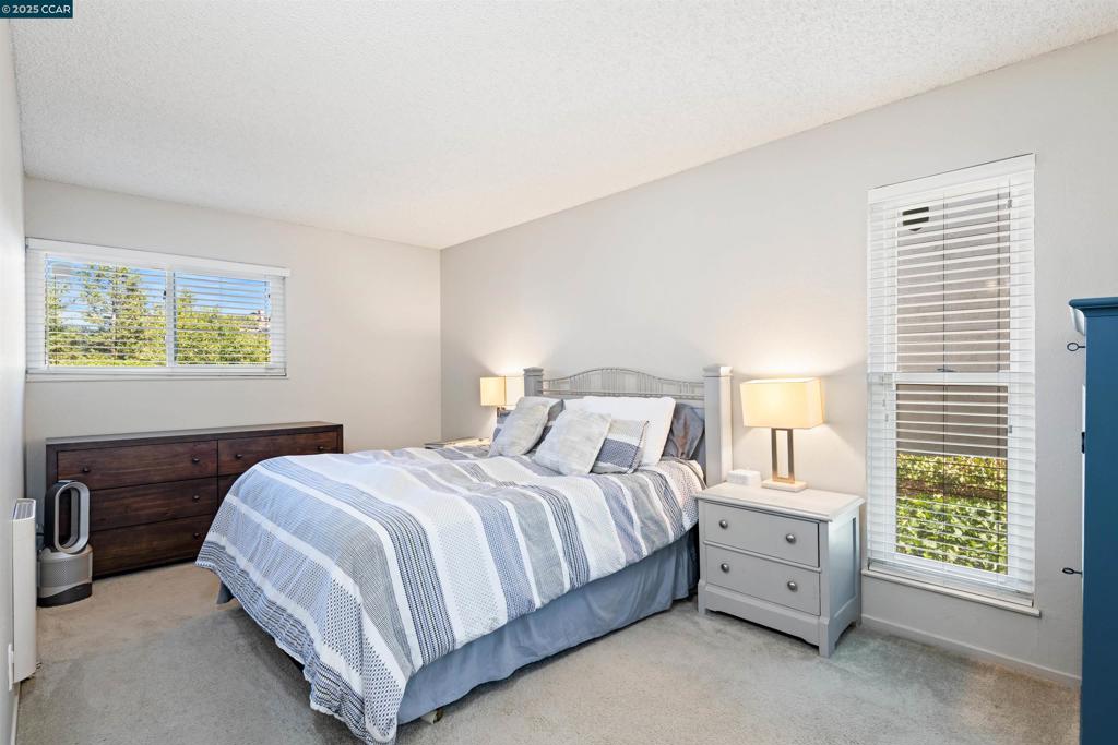 CREEKSIDE PARK - Residential