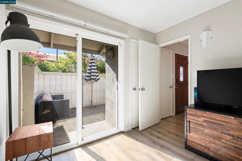 CREEKSIDE PARK - Residential