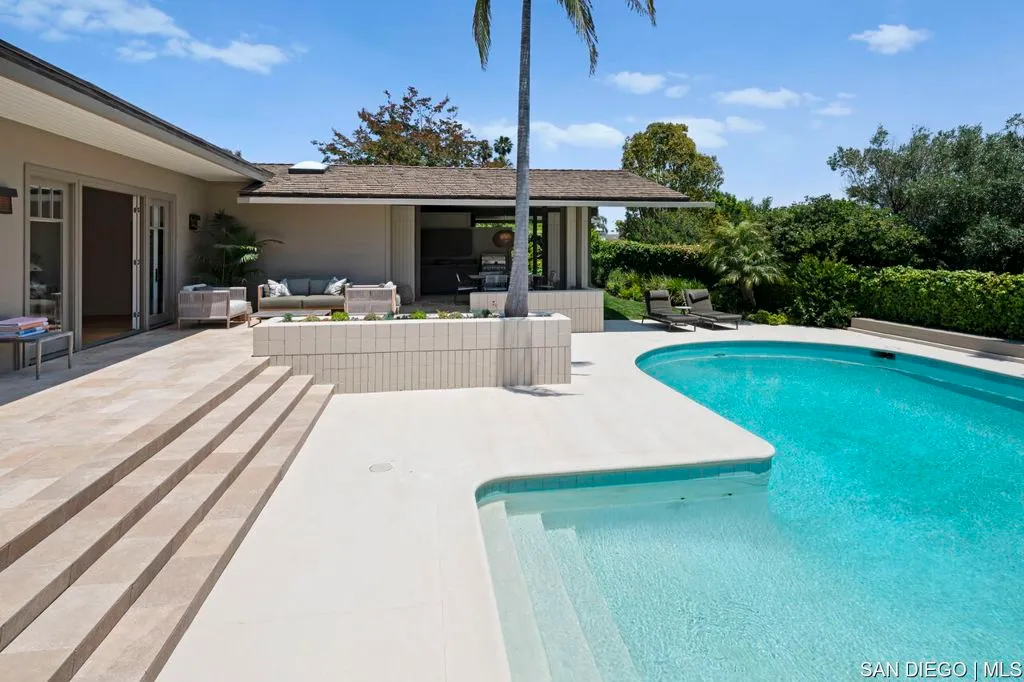 La Jolla, California 92037, United States, 5 Bedrooms Bedrooms, ,6 BathroomsBathrooms,Residential,Active,164083