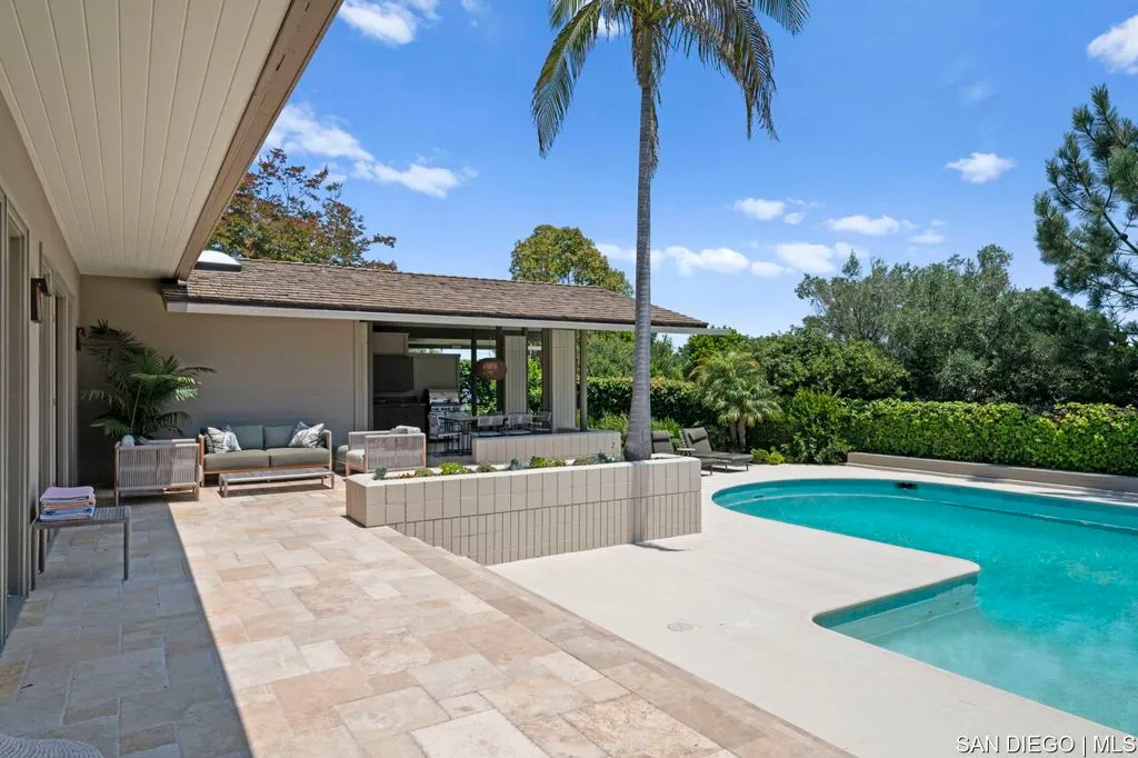 La Jolla, California 92037, United States, 5 Bedrooms Bedrooms, ,6 BathroomsBathrooms,Residential,Active,164083