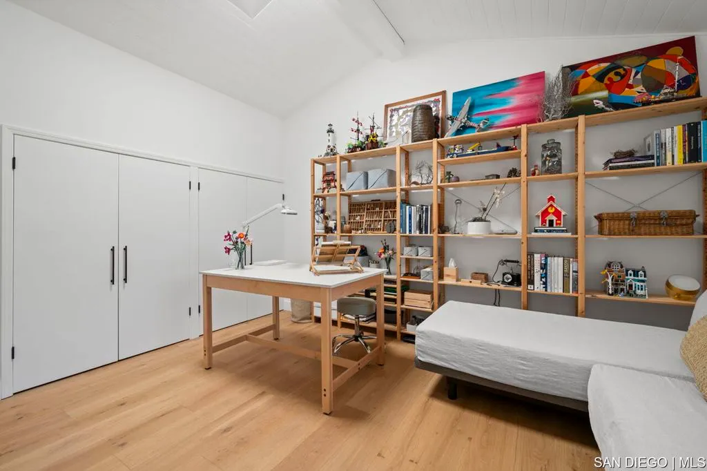 La Jolla, California 92037, United States, 5 Bedrooms Bedrooms, ,6 BathroomsBathrooms,Residential,Active,164083