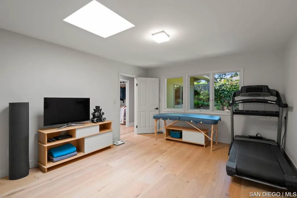 La Jolla, California 92037, United States, 5 Bedrooms Bedrooms, ,6 BathroomsBathrooms,Residential,Active,164083