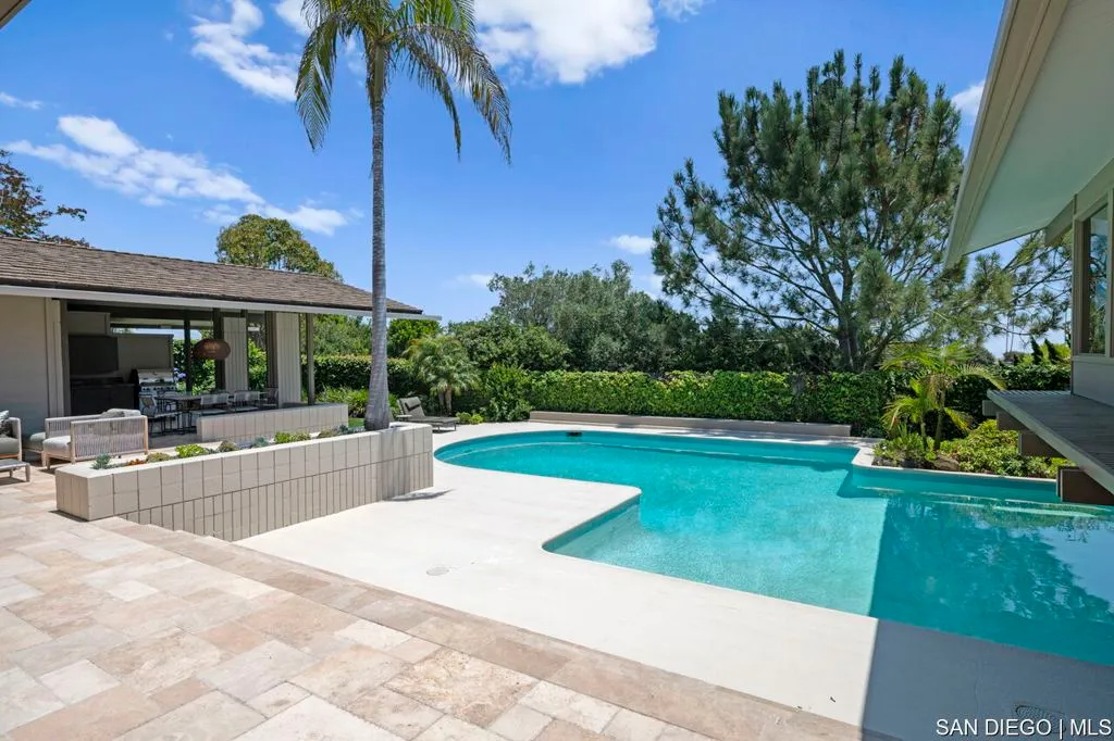 La Jolla, California 92037, United States, 5 Bedrooms Bedrooms, ,6 BathroomsBathrooms,Residential,Active,164083