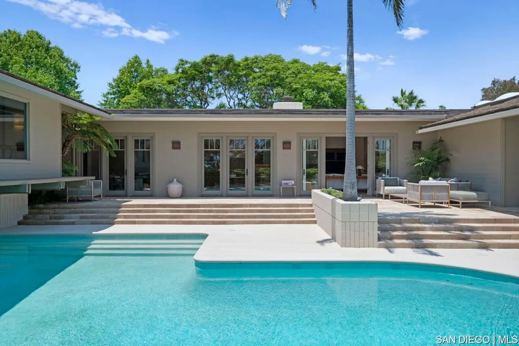 La Jolla, California 92037, United States, 5 Bedrooms Bedrooms, ,6 BathroomsBathrooms,Residential,Active,164083