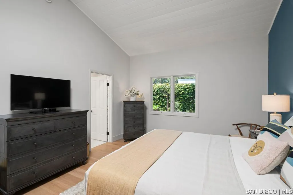 La Jolla, California 92037, United States, 5 Bedrooms Bedrooms, ,6 BathroomsBathrooms,Residential,Active,164083