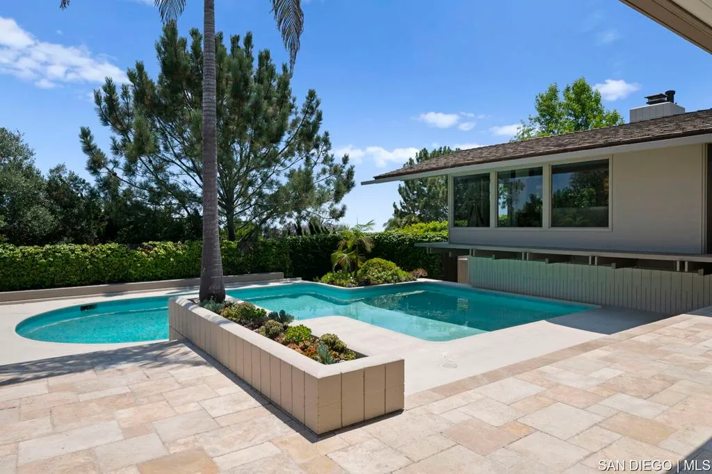 La Jolla, California 92037, United States, 5 Bedrooms Bedrooms, ,6 BathroomsBathrooms,Residential,Active,164083