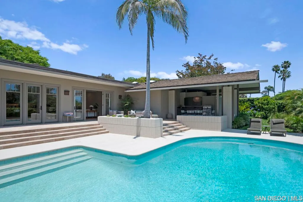 La Jolla, California 92037, United States, 5 Bedrooms Bedrooms, ,6 BathroomsBathrooms,Residential,Active,164083