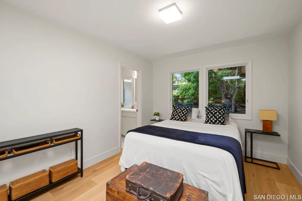 La Jolla, California 92037, United States, 5 Bedrooms Bedrooms, ,6 BathroomsBathrooms,Residential,Active,164083