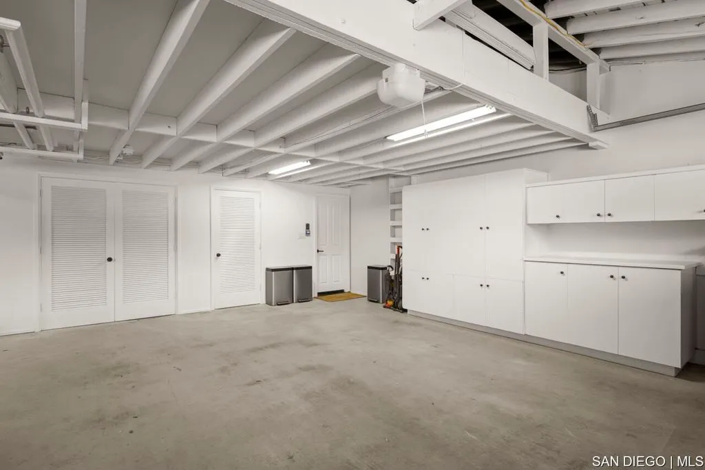 La Jolla, California 92037, United States, 5 Bedrooms Bedrooms, ,6 BathroomsBathrooms,Residential,Active,164083