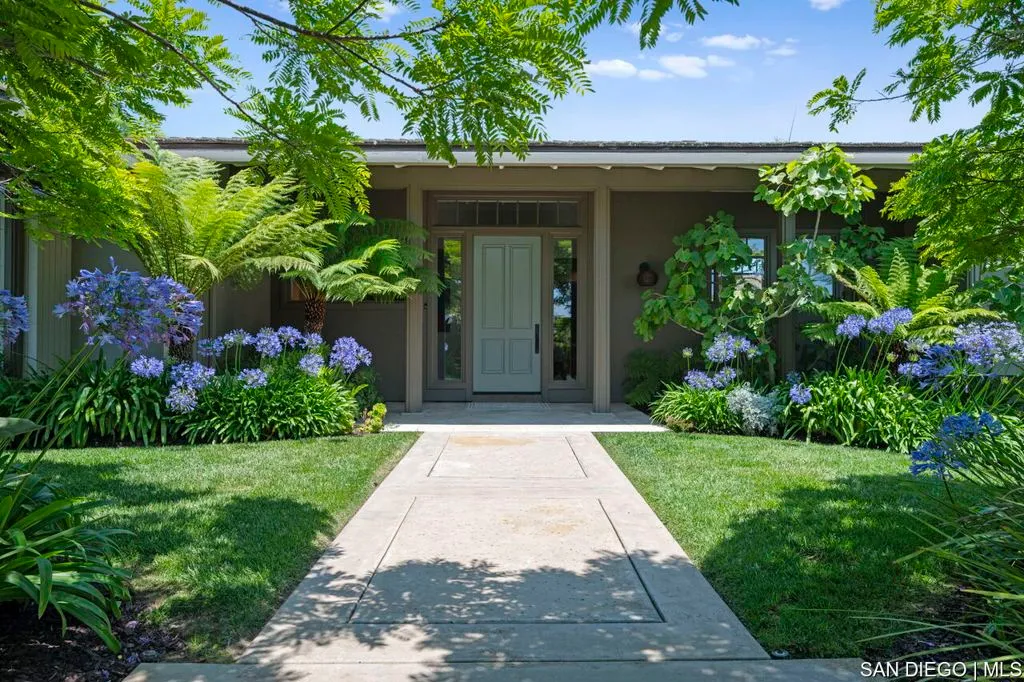 La Jolla, California 92037, United States, 5 Bedrooms Bedrooms, ,6 BathroomsBathrooms,Residential,Active,164083