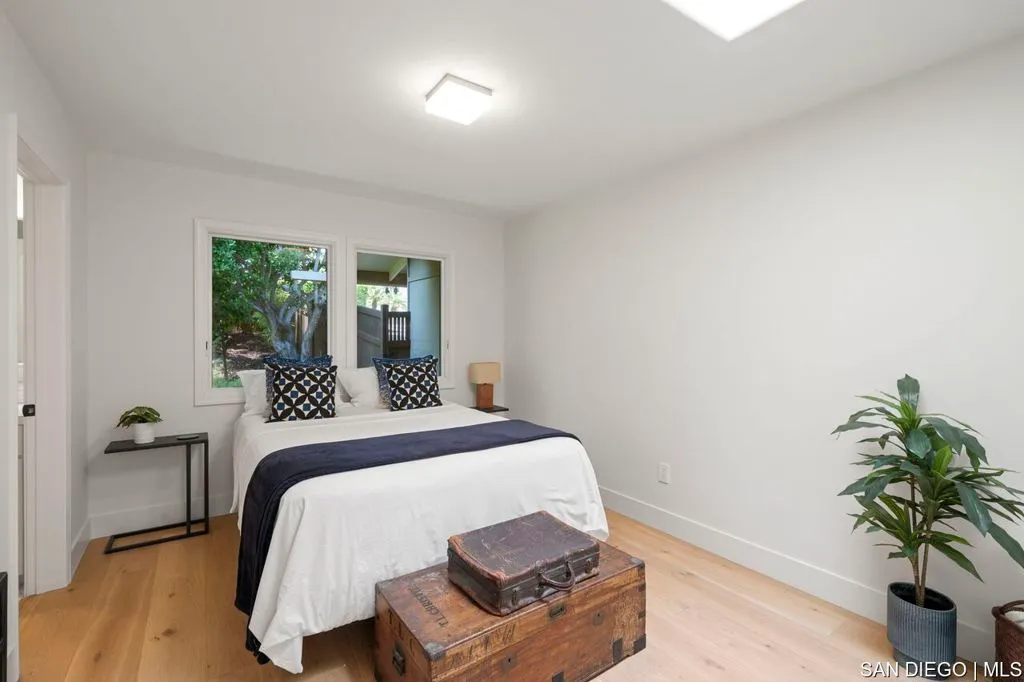 La Jolla, California 92037, United States, 5 Bedrooms Bedrooms, ,6 BathroomsBathrooms,Residential,Active,164083