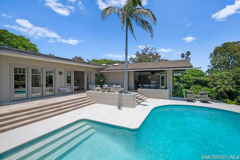 La Jolla, California 92037, United States, 5 Bedrooms Bedrooms, ,6 BathroomsBathrooms,Residential,Active,164083