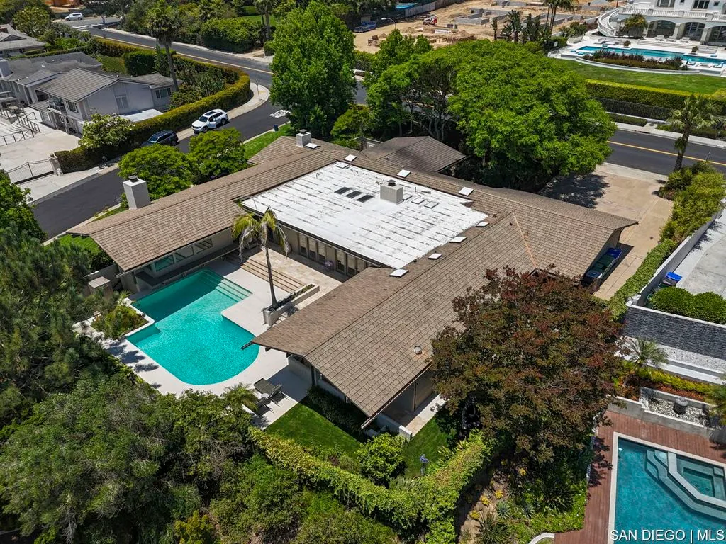 La Jolla, California 92037, United States, 5 Bedrooms Bedrooms, ,6 BathroomsBathrooms,Residential,Active,164083