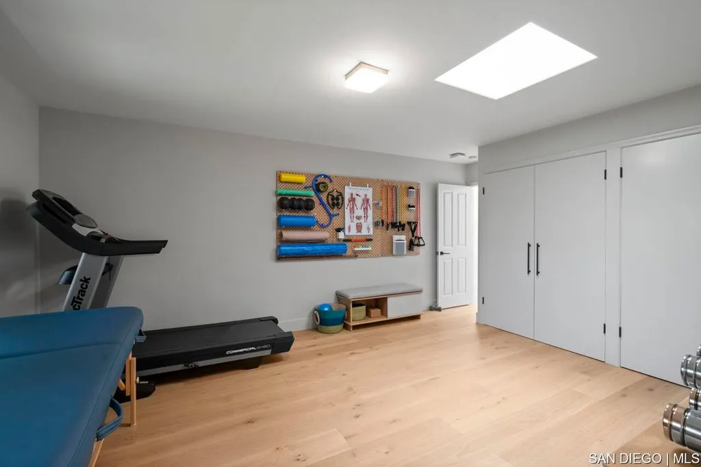 La Jolla, California 92037, United States, 5 Bedrooms Bedrooms, ,6 BathroomsBathrooms,Residential,Active,164083