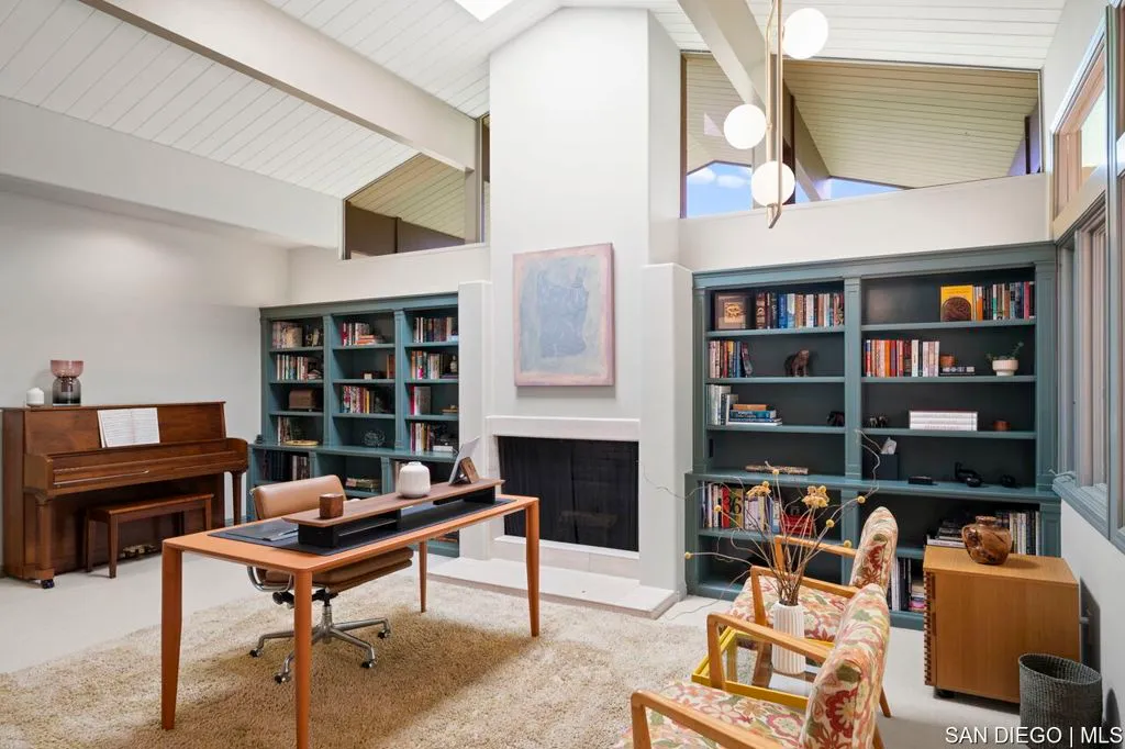 La Jolla, California 92037, United States, 5 Bedrooms Bedrooms, ,6 BathroomsBathrooms,Residential,Active,164083