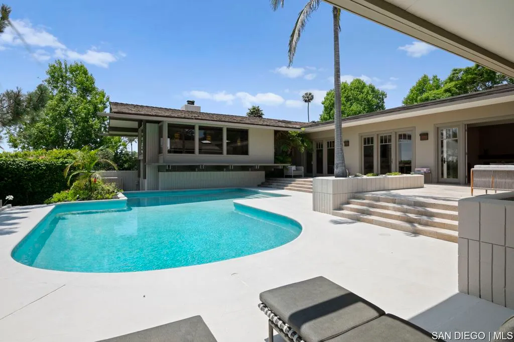 La Jolla, California 92037, United States, 5 Bedrooms Bedrooms, ,6 BathroomsBathrooms,Residential,Active,164083