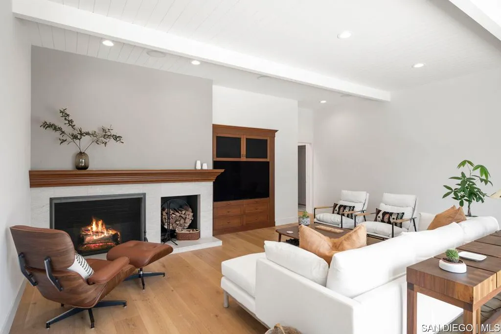 La Jolla, California 92037, United States, 5 Bedrooms Bedrooms, ,6 BathroomsBathrooms,Residential,Active,164083