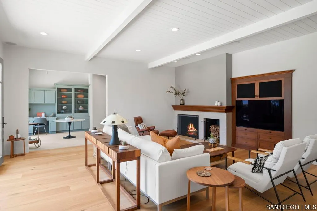 La Jolla, California 92037, United States, 5 Bedrooms Bedrooms, ,6 BathroomsBathrooms,Residential,Active,164083