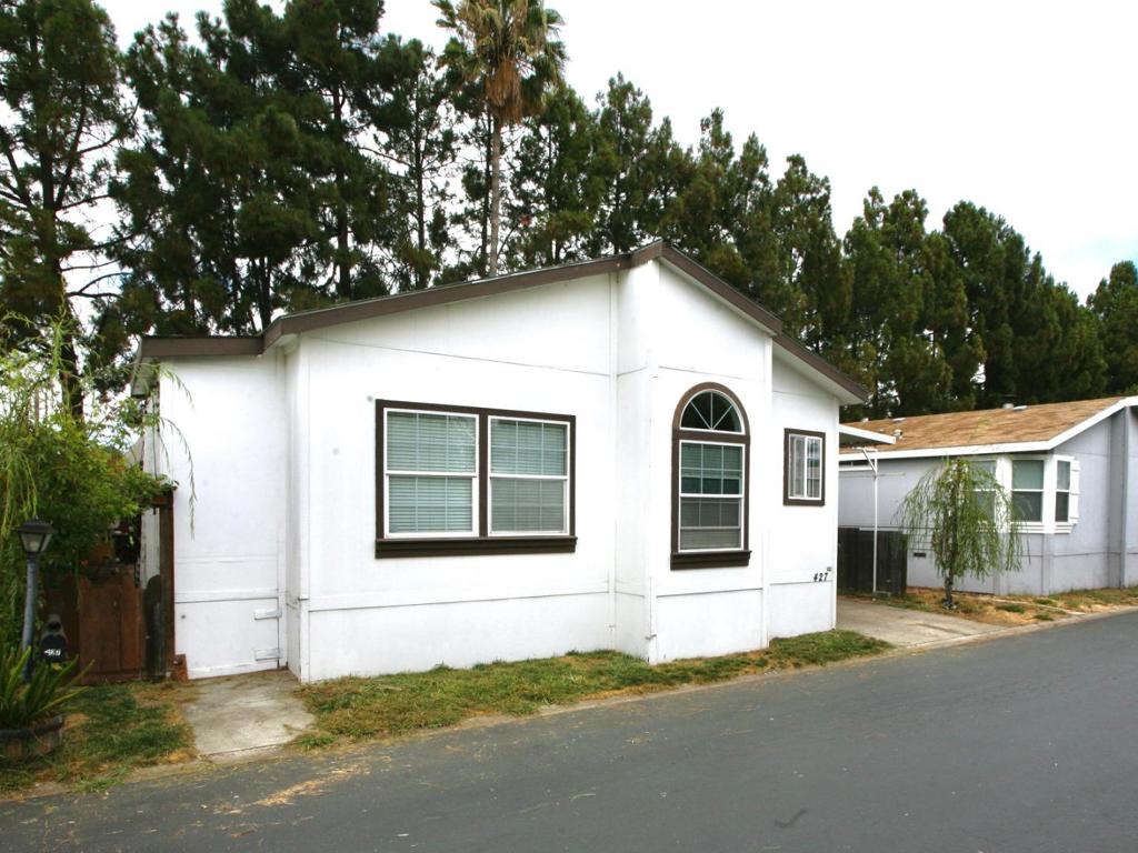 427 Shorewood Lane