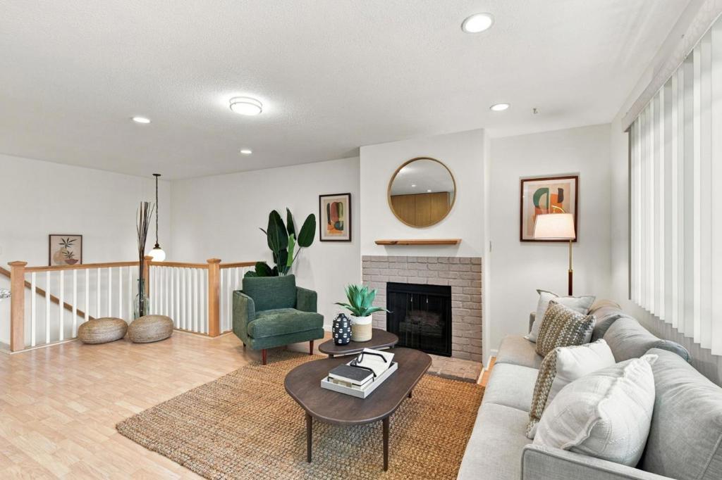 552 Crimsonberry Way