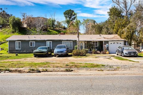11178 Locust Ave Bloomington CA 92316
