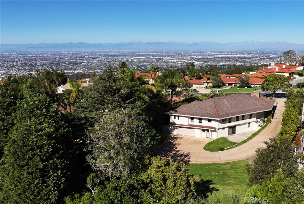 1209 Granvia Altamira