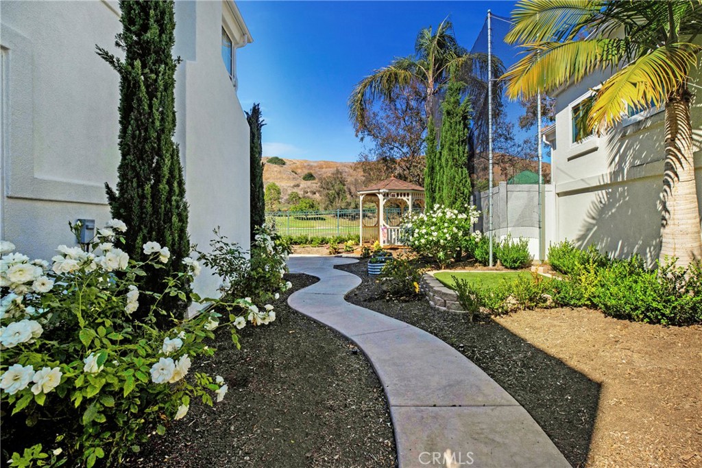 27951 Via De Costa