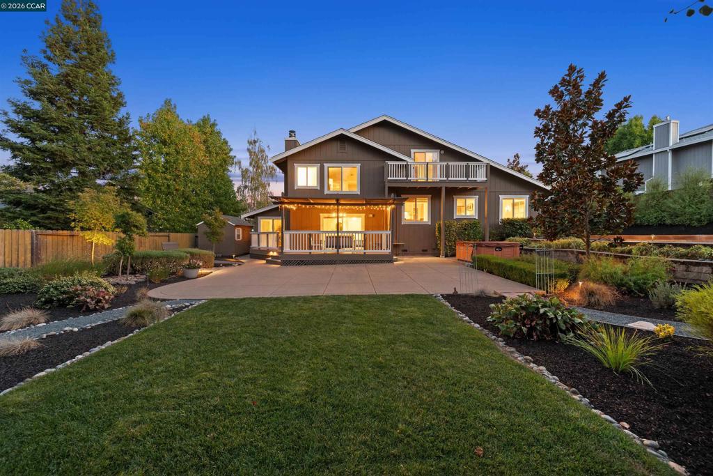 1409 Stonehedge Dr