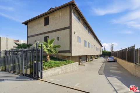 Photo of 18 Park Street #6, Alhambra, CA 91801 (MLS # 26669547)