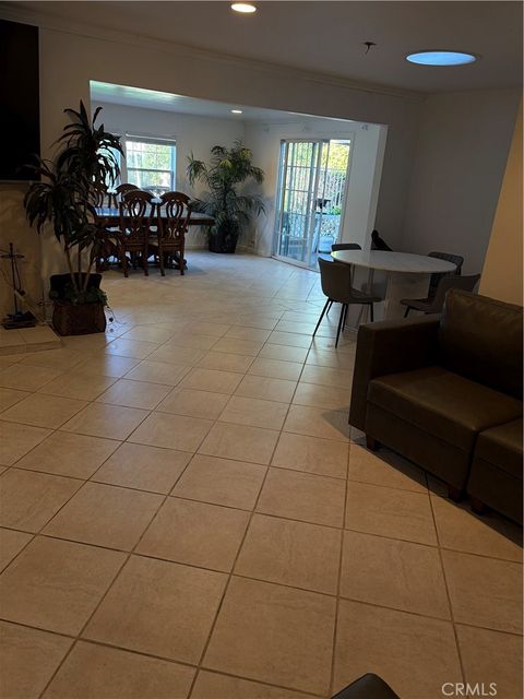 Photo of 17443 Elkwood St, Northridge, CA 91325 (MLS # SR26075301)