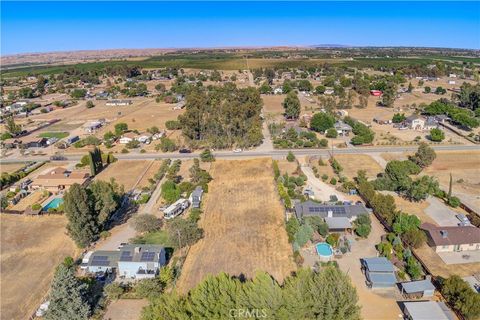 Tiny photo for 4515 Jardine Road, Paso Robles, CA 93446 (MLS # CV25146335)
