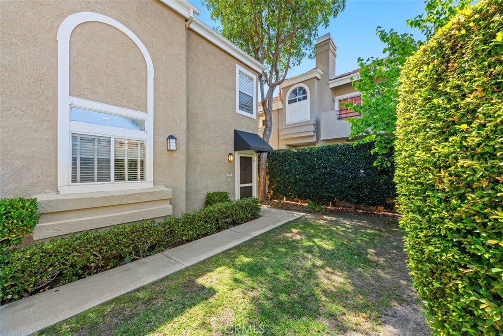 25102 Calle Playa