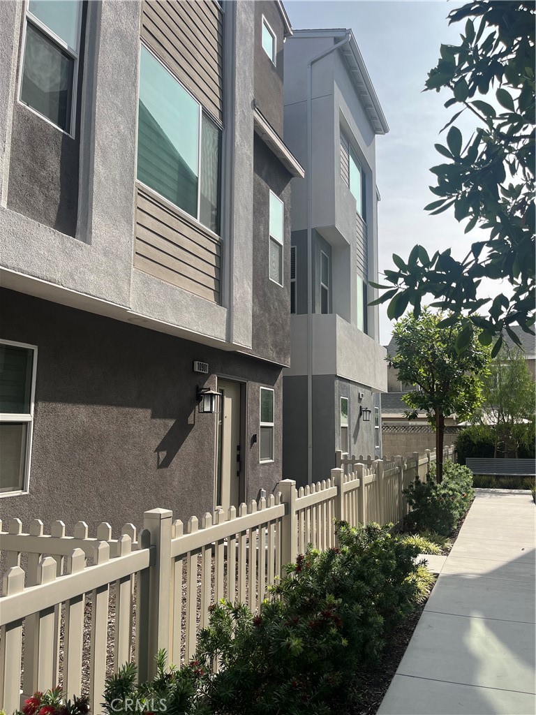 Lighthouse - Residential Lease